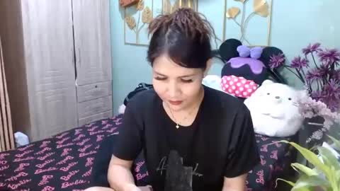 Snapshot of tsempress chatting on 01-06-25, 10:24 SHENA online show from 01-06-25, 10:24