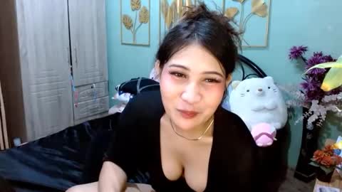 Snapshot of tsempress chatting on 01-20-25, 03:18 SHENA online show from 01-20-25, 03:18