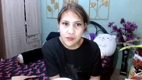 Snapshot of tsempress chatting on 02-15-25, 10:33 SHENA online show from 02-15-25, 10:33
