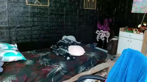 SHENA  online show from 03-25-26, 03:01