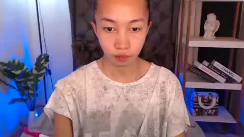 Snapshot of tskitty_girl chatting on 10-22-25, 05:19 tskitty_girl online show from 10-22-25, 05:19