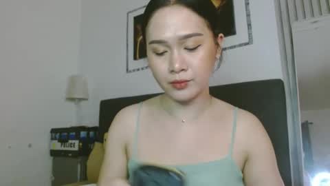 Snapshot of tsnathaliasilvana chatting on 01-19-25, 10:17 Bella Ratbu online show from 01-19-25, 10:17