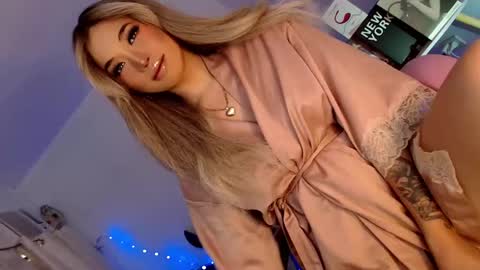 Snapshot of tssluttycutie chatting on 02-07-25, 05:52 MARIA online show from 02-07-25, 05:52