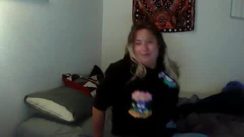 Snapshot of tstandi11 chatting on 02-25-26, 02:32 Mr Gray Sweatpants online show from 02-25-26, 02:32