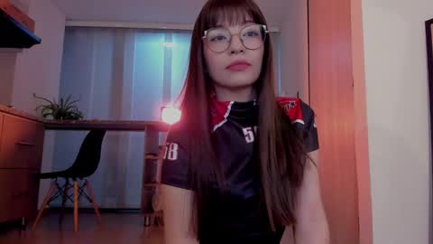 Snapshot of tsukys_spell chatting on 12-21-24, 02:30 Tsuky online show from 12-21-24, 02:30