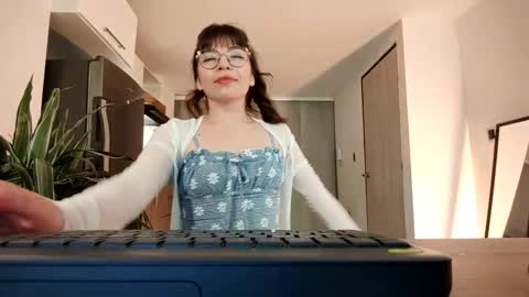 Snapshot of tsukys_spell chatting on 01-10-25, 02:35 Tsuky online show from 01-10-25, 02:35