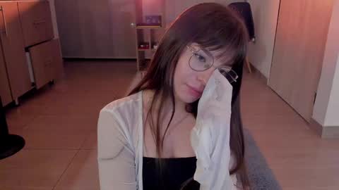 Snapshot of tsukys_spell chatting on 01-18-25, 05:31 Tsuky online show from 01-18-25, 05:31