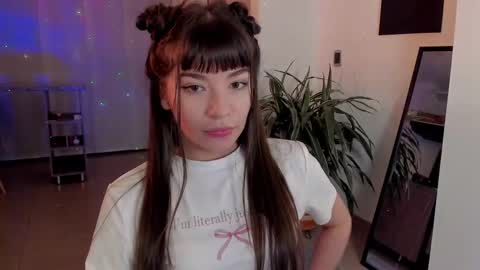Snapshot of tsukys_spell chatting on 03-04-25, 02:49 Tsuky online show from 03-04-25, 02:49