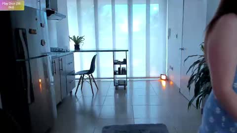 Snapshot of tsukys_spell chatting on 10-01-25, 08:15 Tsuky online show from 10-01-25, 08:15