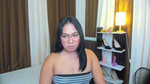 Snapshot of tsuncutkaren chatting on 09-25-25, 06:55 Karen Oquio online show from 09-25-25, 06:55