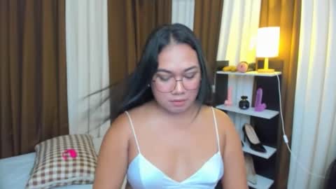 Snapshot of tsuncutkaren chatting on 10-01-25, 05:46 Karen Oquio online show from 10-01-25, 05:46