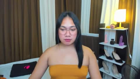 Snapshot of tsuncutkaren chatting on 10-11-25, 05:39 Karen Oquio online show from 10-11-25, 05:39