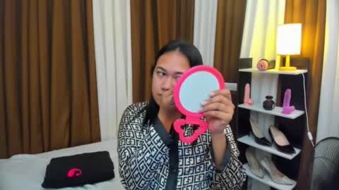 Snapshot of tsuncutkaren chatting on 10-12-25, 04:44 Karen Oquio online show from 10-12-25, 04:44