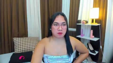 Snapshot of tsuncutkaren chatting on 10-18-25, 05:14 Karen Oquio online show from 10-18-25, 05:14