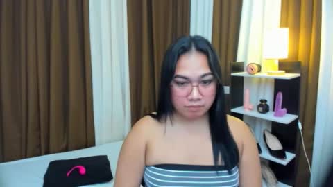 Karen Oquio online show from 10-27-25, 10:14