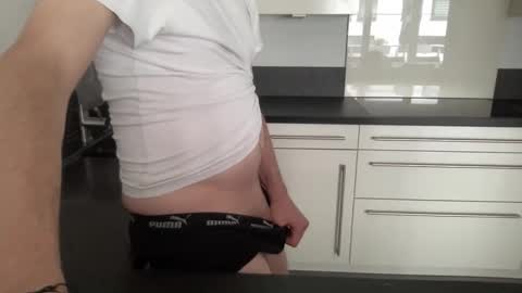 Snapshot of ttutzi390 chatting on 05-19-26, 12:00 ttutzi390 online show from 05-19-26, 12:00