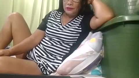 Mae online show from 10-29-25, 10:44