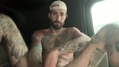 Tuhands online show from 10-15-25, 01:11