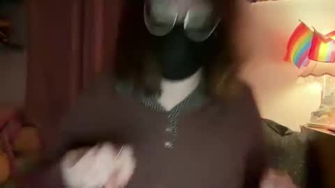 Snapshot of tulipisnotaperson chatting on 02-04-26, 05:02 Tulip online show from 02-04-26, 05:02