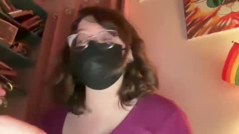 Snapshot of tulipisnotaperson chatting on 02-11-26, 05:01 Tulip online show from 02-11-26, 05:01