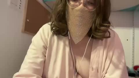 Snapshot of tulipisnotaperson chatting on 02-24-26, 10:30 Tulip online show from 02-24-26, 10:30