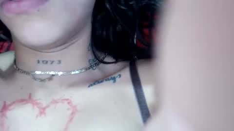 tunenacaliente online show from 11-14-25, 03:33