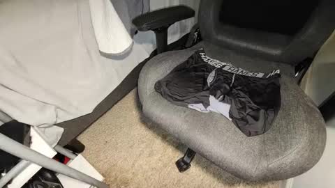 Taki online show from 10-20-25, 02:56