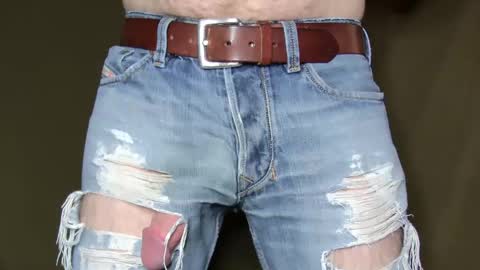 Snapshot of turquoise_metallic chatting on 09-30-25, 03:17 Phil Box online show from 09-30-25, 03:17