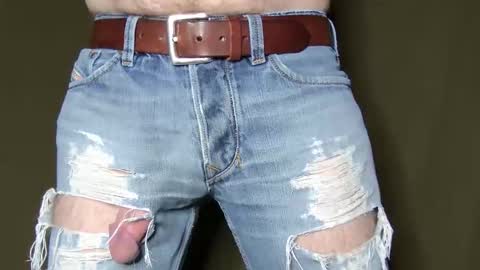 Snapshot of turquoise_metallic chatting on 10-19-25, 11:38 Phil Box online show from 10-19-25, 11:38