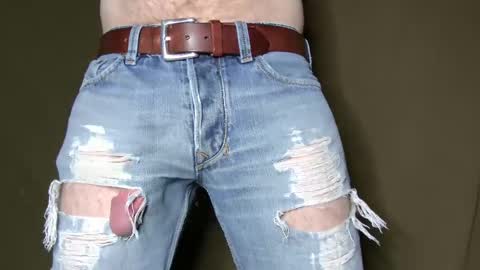 Snapshot of turquoise_metallic chatting on 10-24-25, 04:09 Phil Box online show from 10-24-25, 04:09