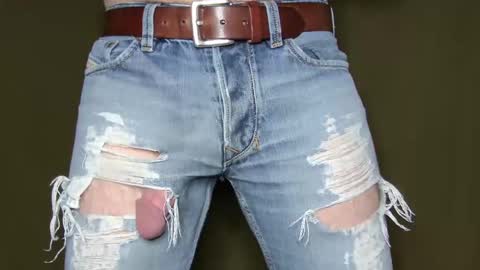 Snapshot of turquoise_metallic chatting on 11-16-25, 04:51 Phil Box online show from 11-16-25, 04:51