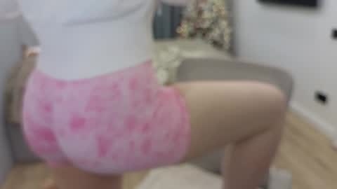 Snapshot of tutti_frutti_ chatting on 01-08-25, 09:12 Ariana online show from 01-08-25, 09:12
