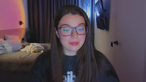 Snapshot of tutti_frutti_ chatting on 10-25-25, 07:19 Ariana online show from 10-25-25, 07:19