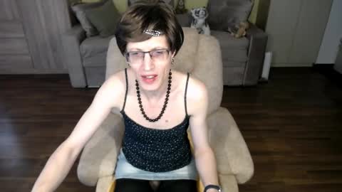 Clementine online show from 05-27-26, 10:45