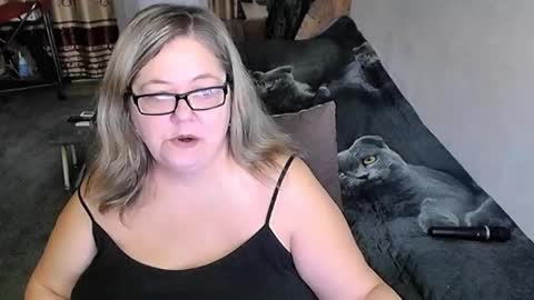 Lana online show from 10-14-25, 12:22