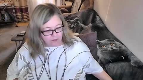 Lana online show from 10-19-25, 12:22