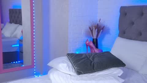 Hallie online show from 01-16-25, 01:27