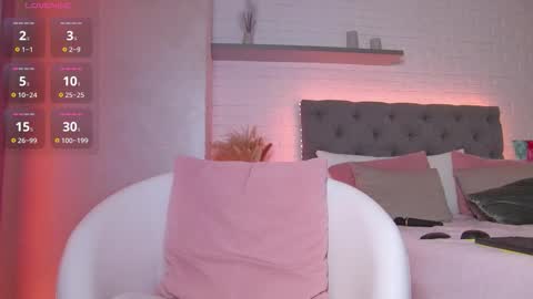 Hallie online show from 11-24-25, 01:38