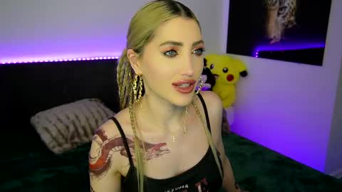 MayCarrey online show from 03-10-25, 09:51