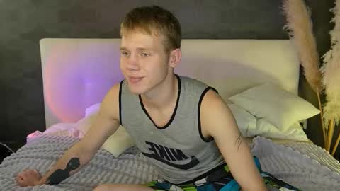 Snapshot of twelveeek chatting on 10-04-25, 06:39 Angus online show from 10-04-25, 06:39