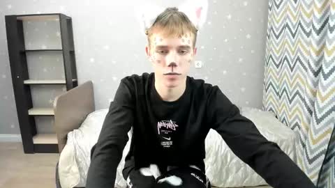 Snapshot of twelveeek chatting on 10-30-25, 07:25 Angus online show from 10-30-25, 07:25