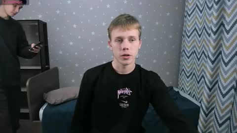 Snapshot of twelveeek chatting on 11-07-25, 05:35 Angus online show from 11-07-25, 05:35