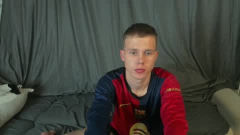 Snapshot of twelveeek chatting on 11-22-25, 07:51 Angus online show from 11-22-25, 07:51