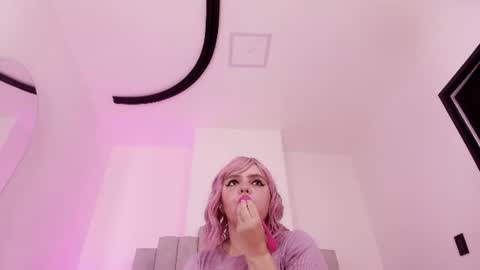 Twiggy online show from 07-14-26, 03:00