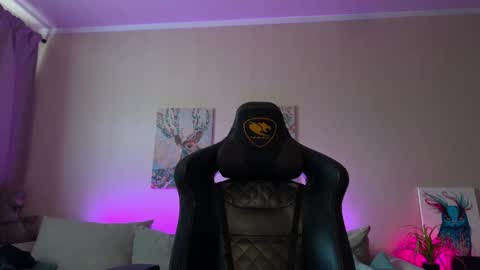 Snapshot of twiinkie_pie chatting on 06-01-26, 04:52 Maria 3 online show from 06-01-26, 04:52