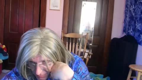 Kitten online show from 01-25-25, 12:58