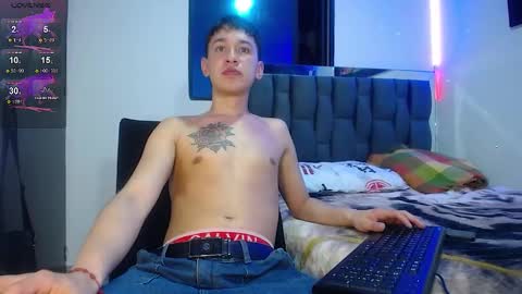 Snapshot of twink_daren chatting on 02-18-25, 12:37 Mr Daren online show from 02-18-25, 12:37
