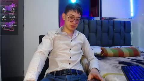 Snapshot of twink_daren chatting on 02-24-25, 05:31 Mr Daren online show from 02-24-25, 05:31