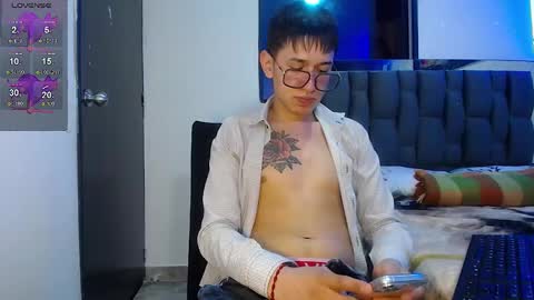 Snapshot of twink_daren chatting on 02-24-25, 08:36 Mr Daren online show from 02-24-25, 08:36