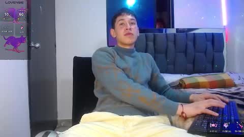 Snapshot of twink_daren chatting on 02-26-25, 07:05 Mr Daren online show from 02-26-25, 07:05